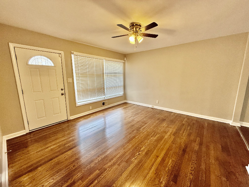 3213 Beech Dr - Photo 3 of 19