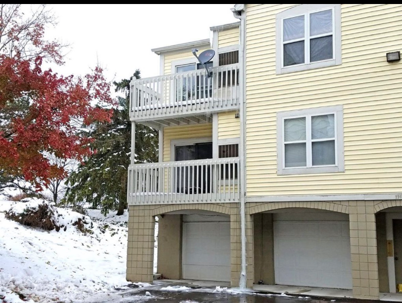 2205 S Huron Pkwy #1 - Photo 2 of 9