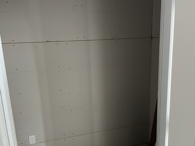 210 Montana Ave #4 - Photo 4 of 7