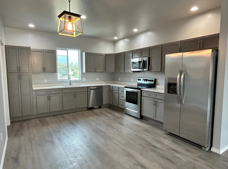 210 Montana Ave #4 - Photo 5 of 7