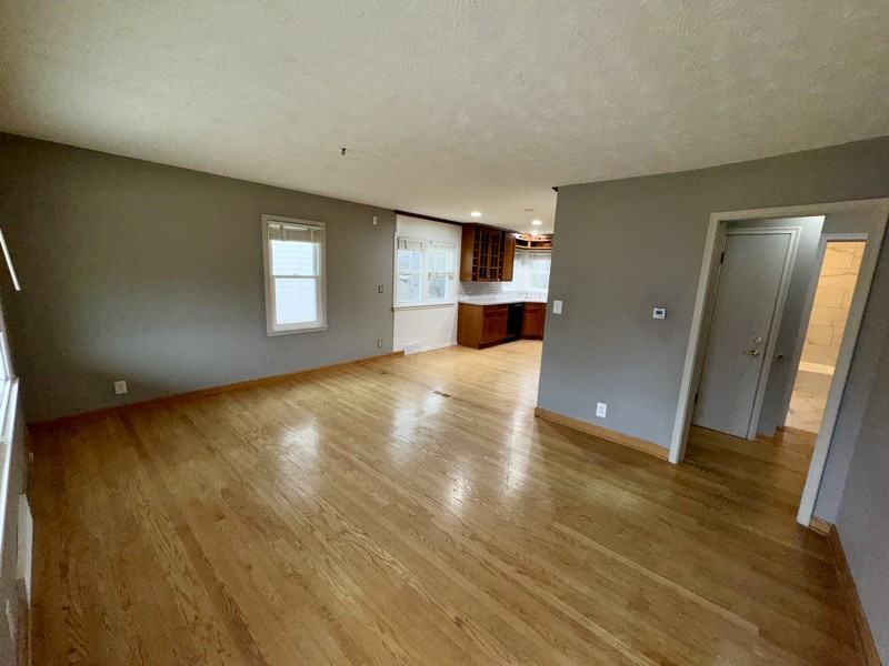 2116 S 49th Ave - Photo 4 of 33