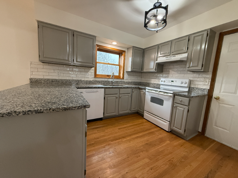 10255 Cedarwood Dr - Photo 3 of 17