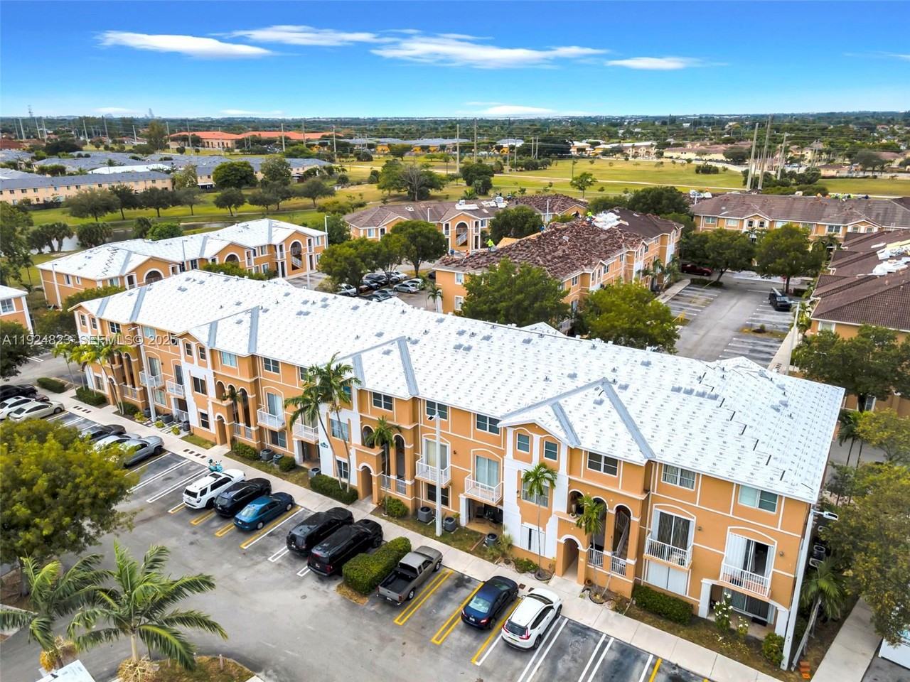 7250 Nw 177th St #7250-10216 - Photo 2 of 23