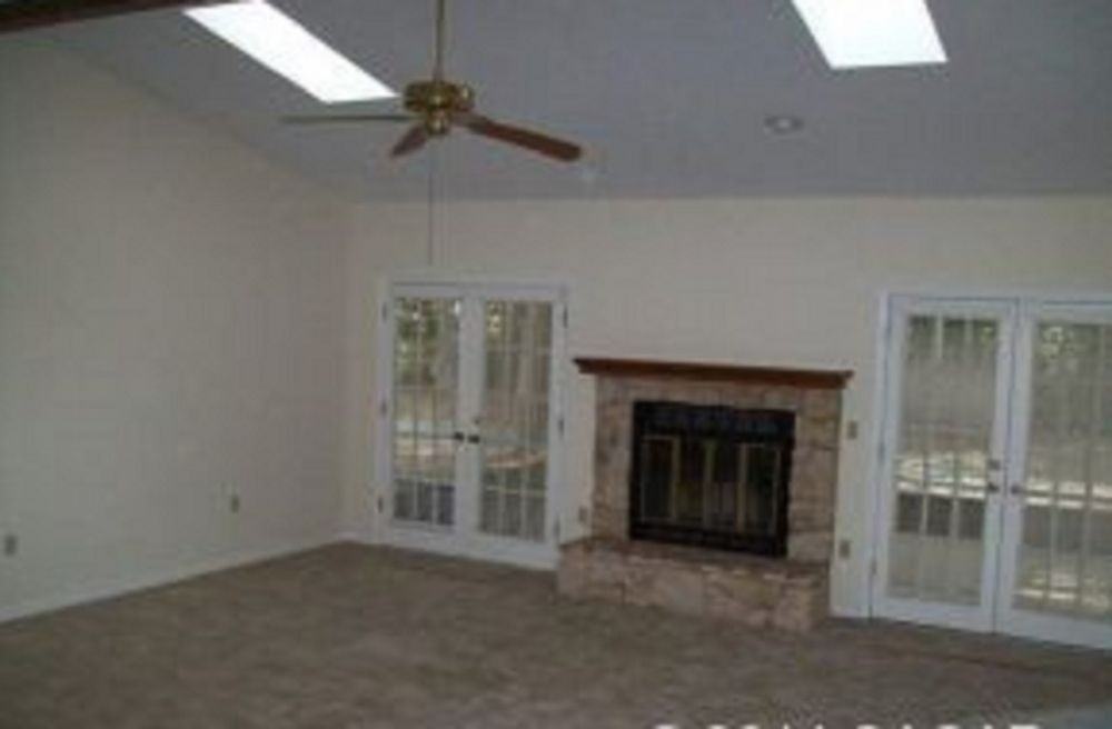 5513 SW 37th Ln - Photo 2 of 6