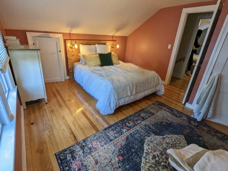 173 Pleasant St - Photo 3 of 4