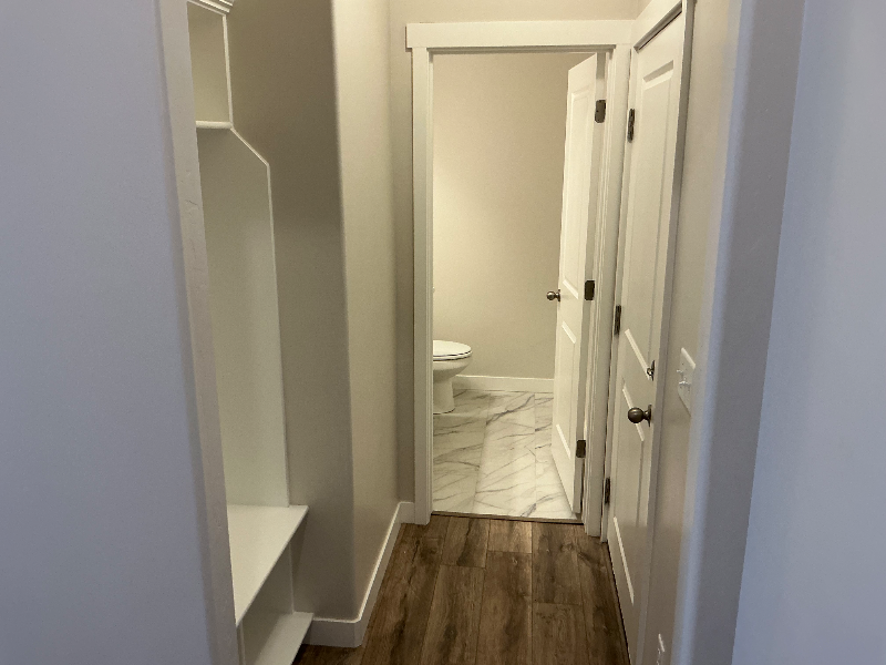 816 N Hilltop Dr - Photo 5 of 10