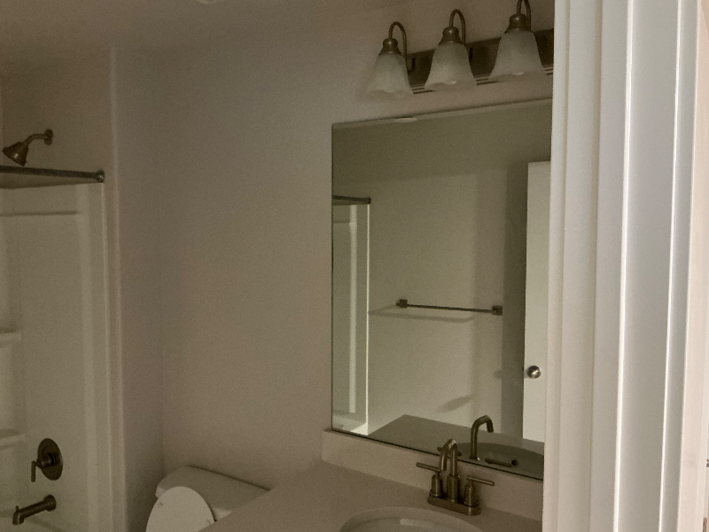 816 N Hilltop Dr - Photo 6 of 10