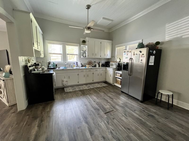 9916 N Nash St - Photo 4 of 6