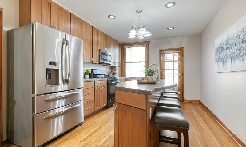 640 S Lakewood Ave - Photo 2 of 16