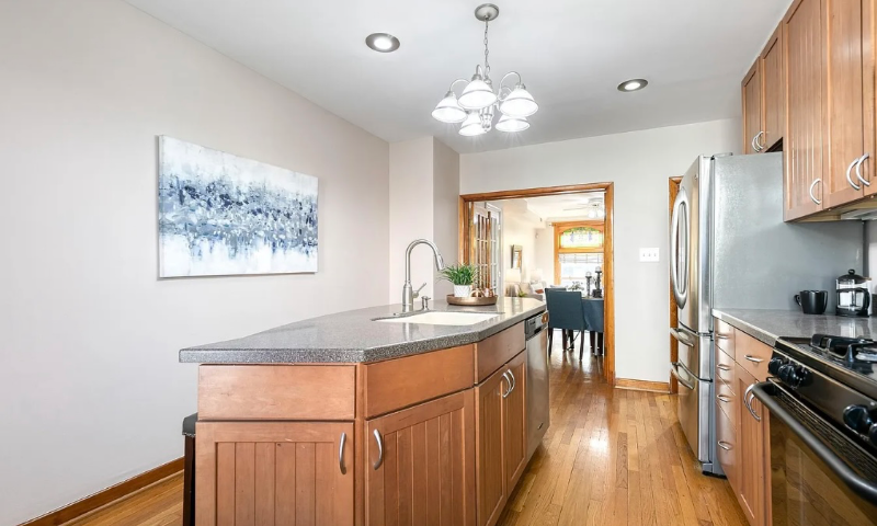 640 S Lakewood Ave - Photo 3 of 16