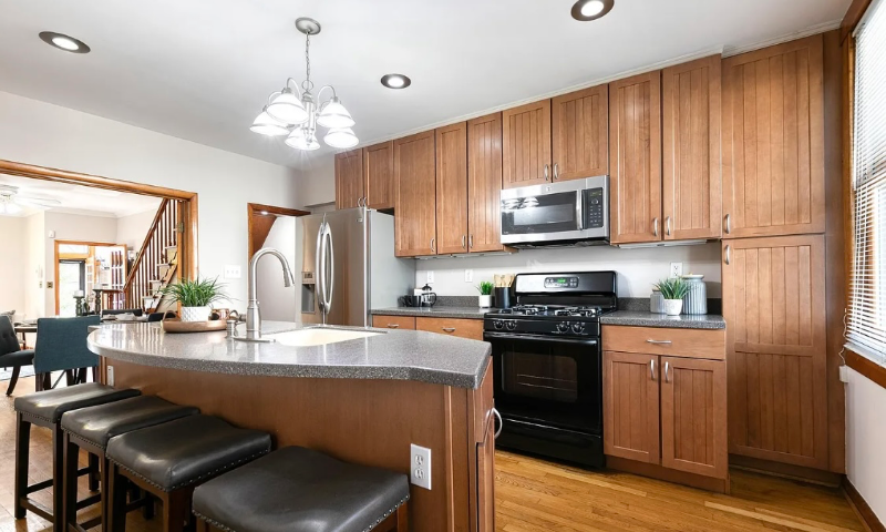 640 S Lakewood Ave - Photo 4 of 16