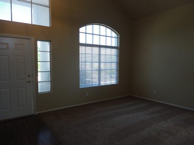 76 Desert Rain Ln - Photo 2 of 21