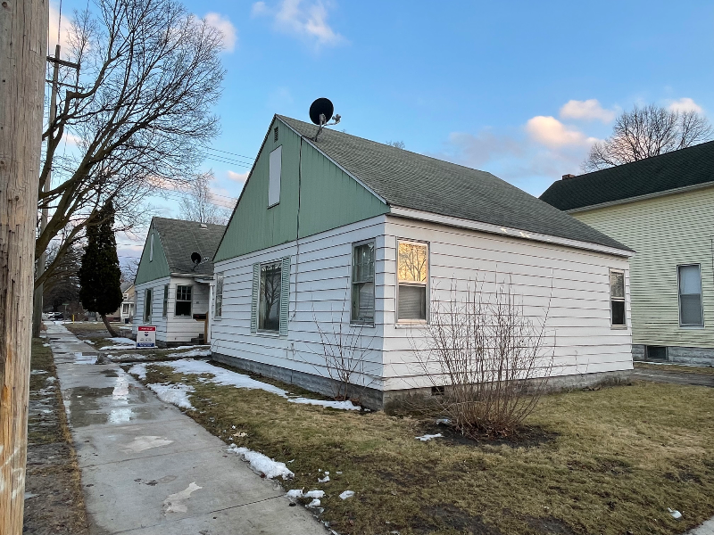 800 Mckinley St - Photo 4 of 4