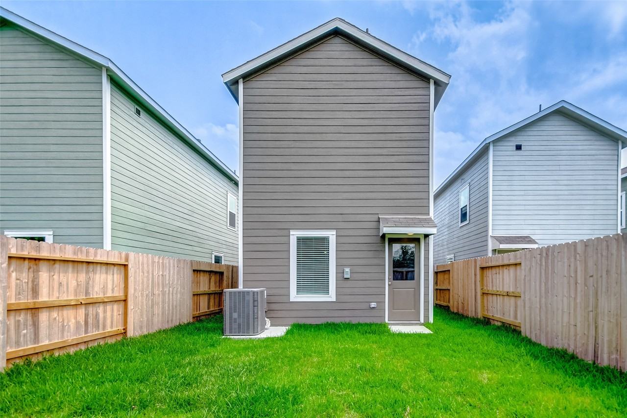 21535 Carosella Dr #21535 - Photo 2 of 25