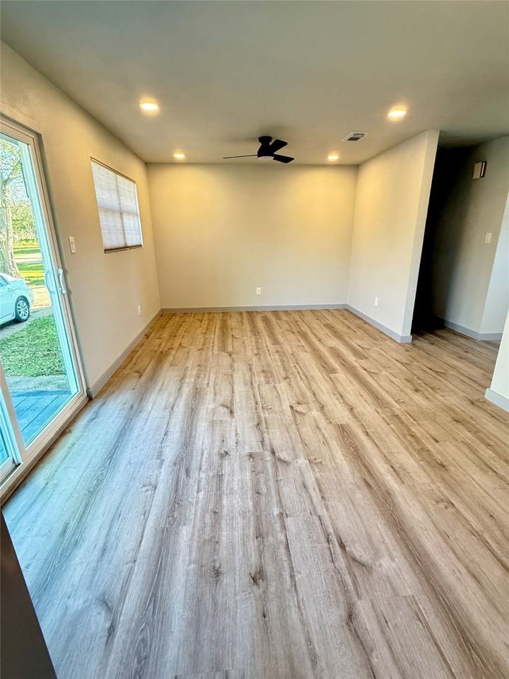 210 N Mattson St #210 - Photo 4 of 18