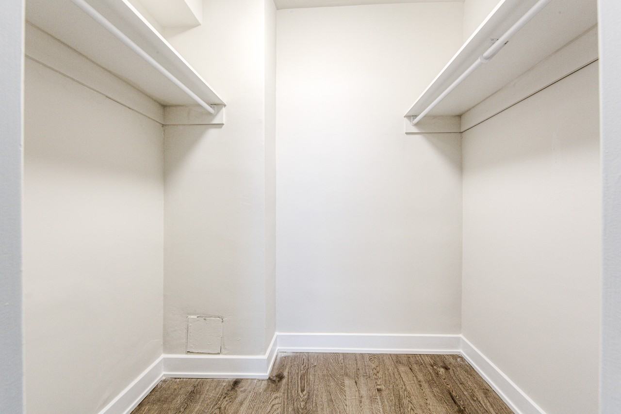 Shaughnessy Place - Photo 7 of 18