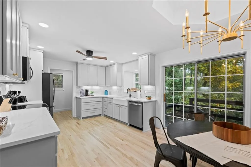 5 Dunvegan Ln - Photo 5 of 23