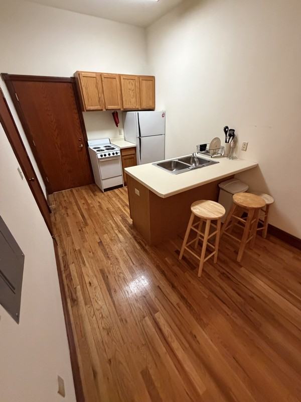 402 W Dayton St #106 - Photo 2 of 8