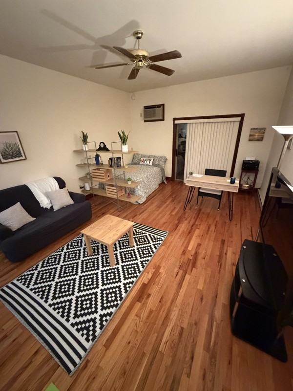 402 W Dayton St #106 - Photo 4 of 8