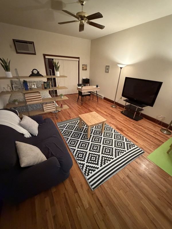 402 W Dayton St #106 - Photo 5 of 8