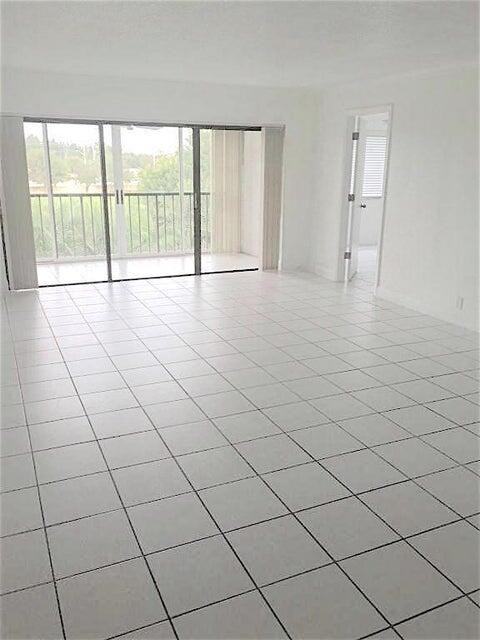 4080 Tivoli Ct #4080-307 - Photo 4 of 6