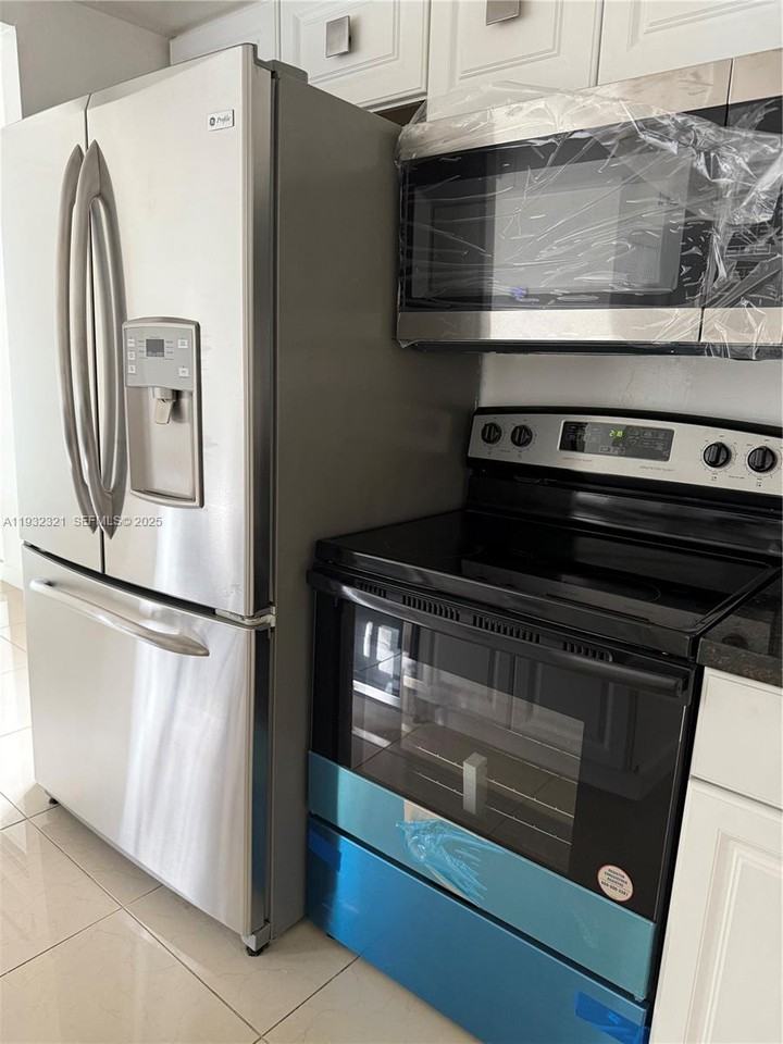 Arrowhead Condominium #2431-205 - Photo 2 of 35