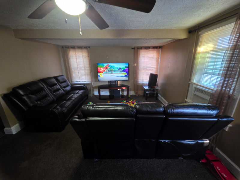 328 W Peach St #C - Photo 2 of 6