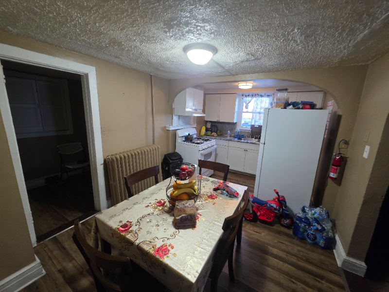 328 W Peach St #C - Photo 3 of 6