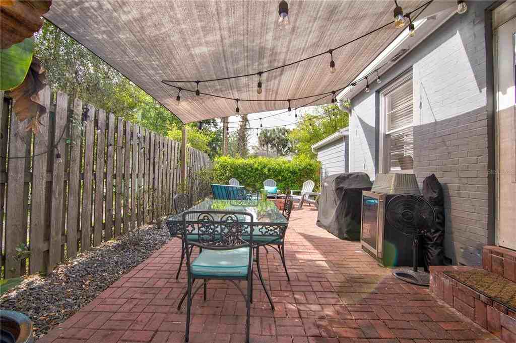 407 Ne 8th St #407 - Photo 6 of 32