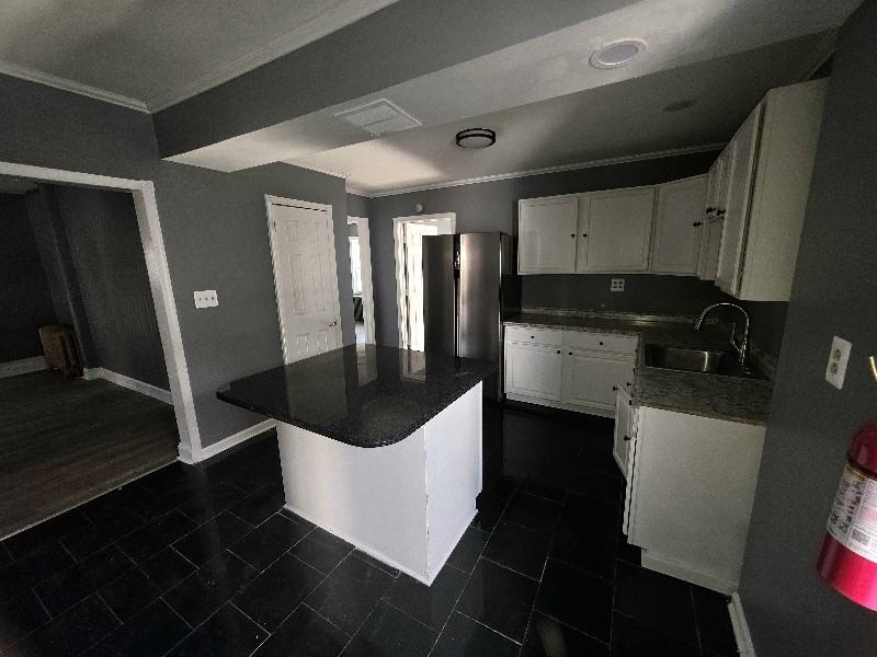 72 Lincoln St - Photo 2 of 12