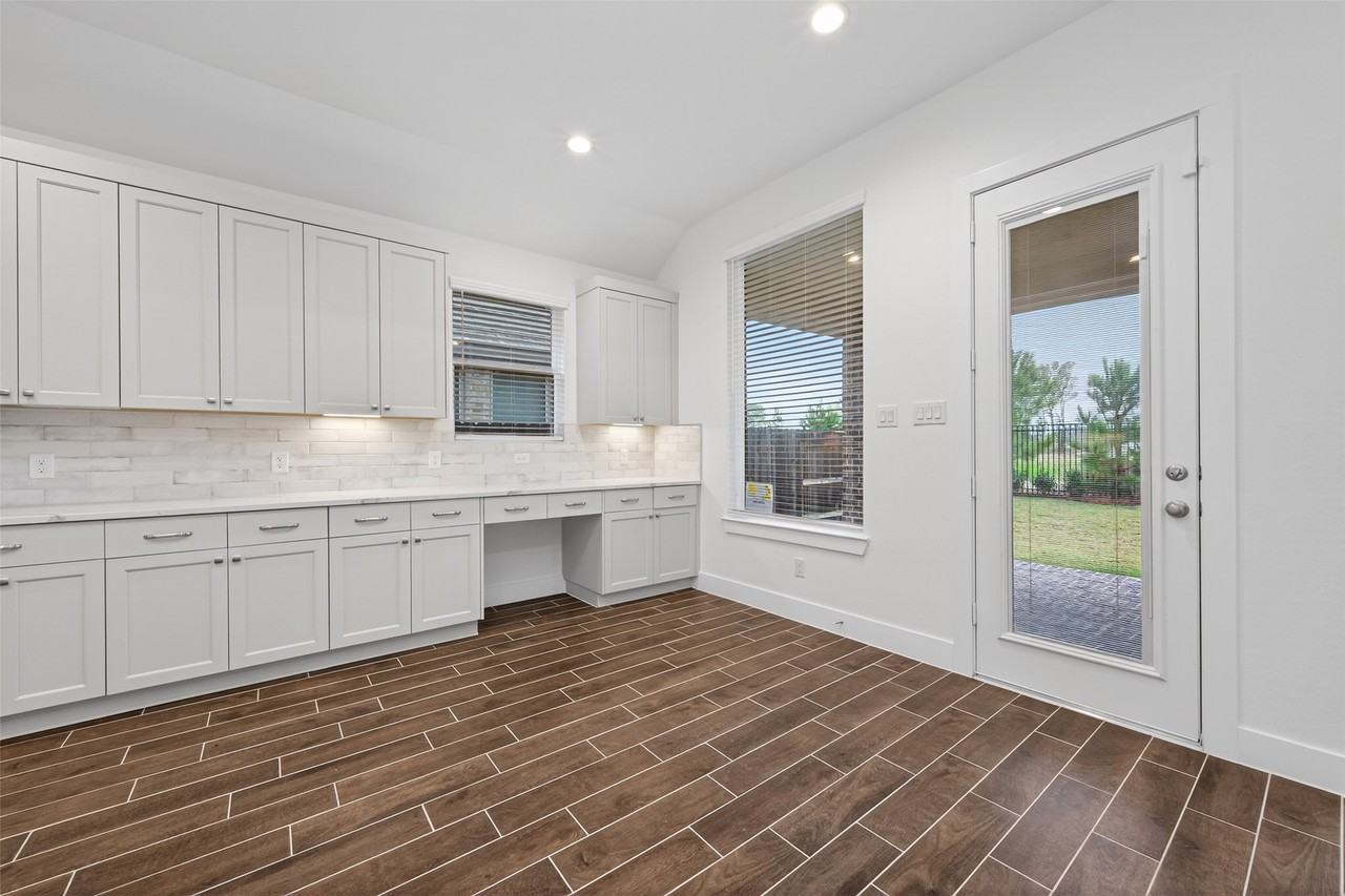 18338 Tiger Flowers Dr #18338 - Photo 4 of 50