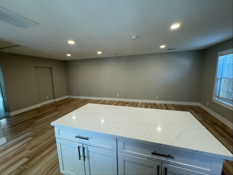 329 E 25th St #B - Photo 2 of 12