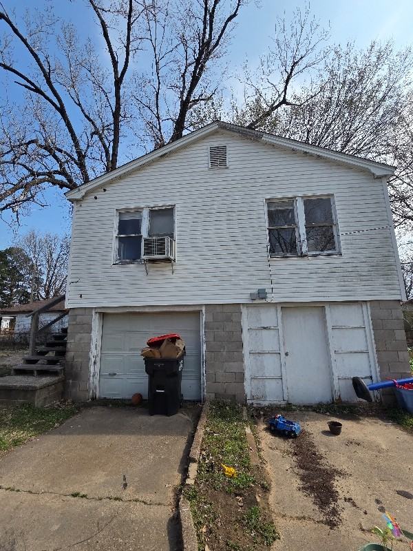 2102 1/2 Woodrow St - Photo 2 of 17