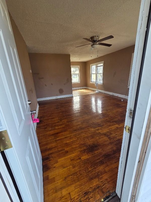 2102 1/2 Woodrow St - Photo 4 of 17