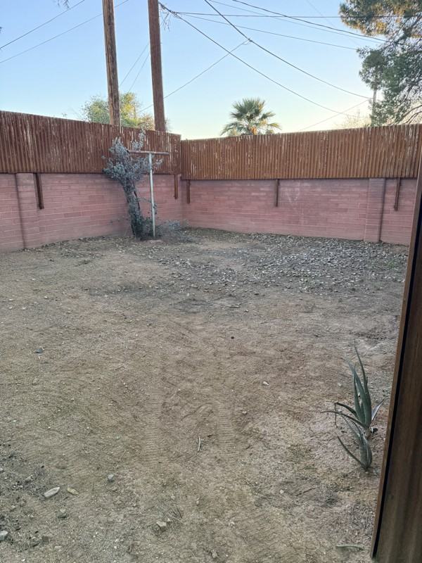 5564 E Camden St #B - Photo 5 of 14