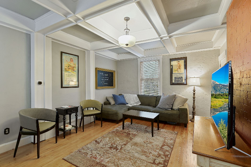 422 2nd St Ne #1 - Photo 5 of 18