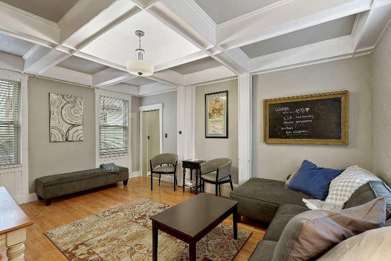 422 2nd St Ne #1 - Photo 6 of 18