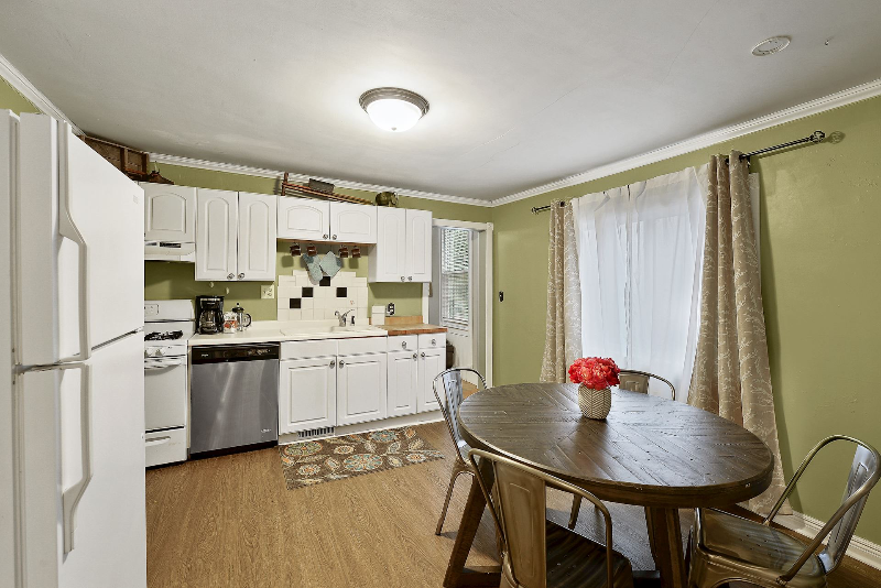 422 2nd St Ne #1 - Photo 7 of 18