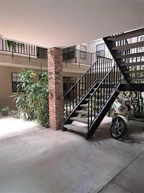 1304 Halsell St #1304 - Photo 5 of 12