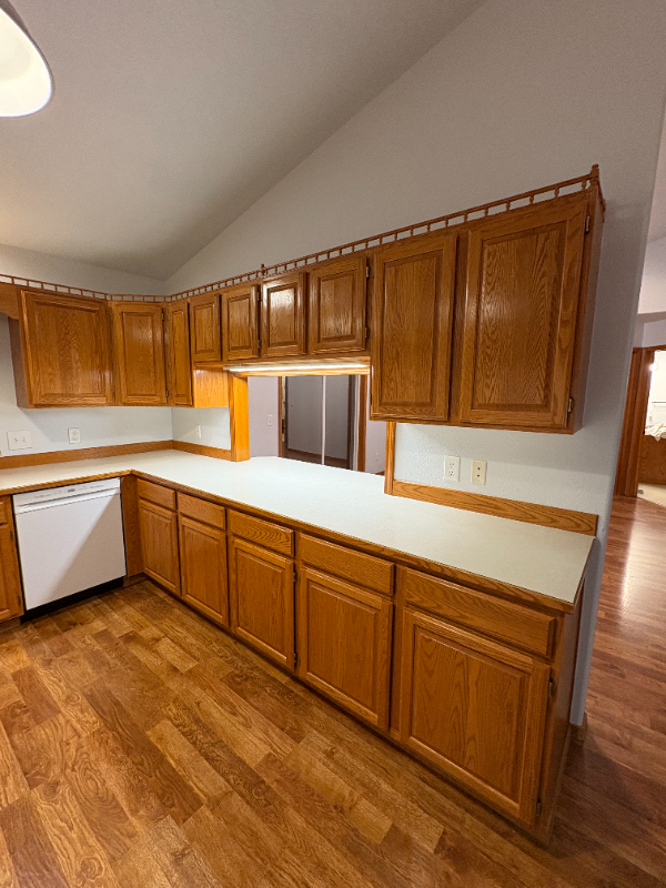 2120 W Hogan St - Photo 7 of 20