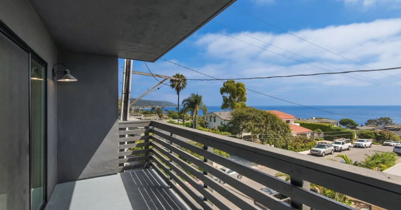 1105 N Coast Hwy #H - Photo 3 of 9