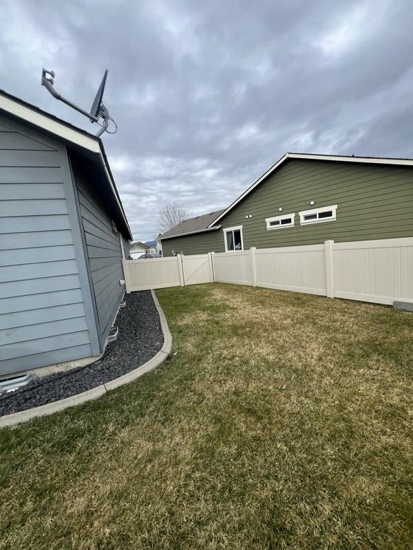 7942 W Kayak Ct - Photo 4 of 16