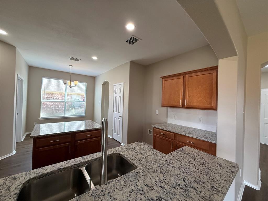 109 Rockbrook Dr #109 - Photo 4 of 34