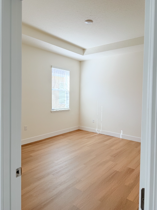 1998 Walnut Creek Dr - Photo 3 of 6