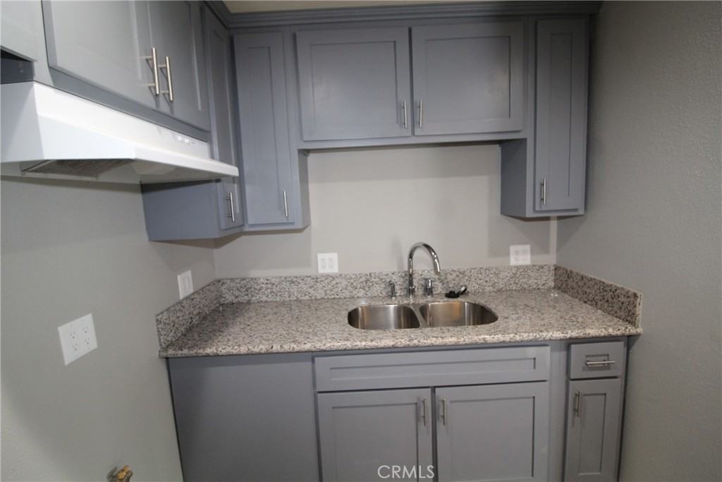 4986 Southern Ave #4986E - Photo 4 of 9