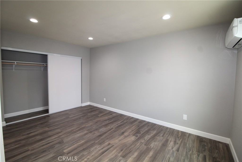 4986 Southern Ave #4986E - Photo 6 of 9