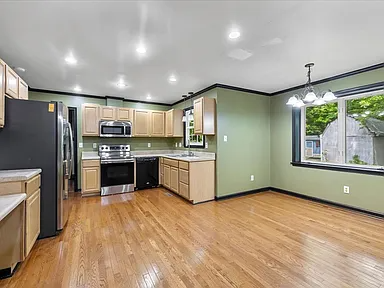 1954 Celia Cres - Photo 3 of 20