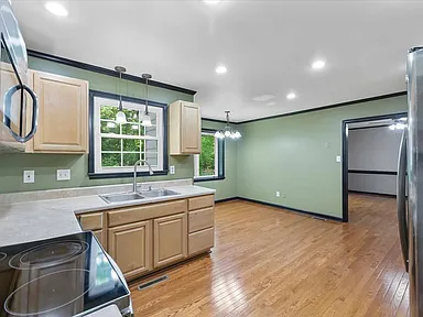 1954 Celia Cres - Photo 5 of 20