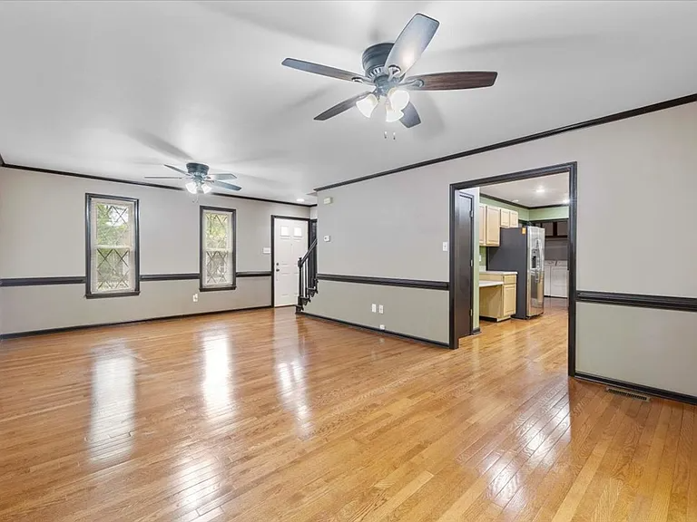 1954 Celia Cres - Photo 6 of 20