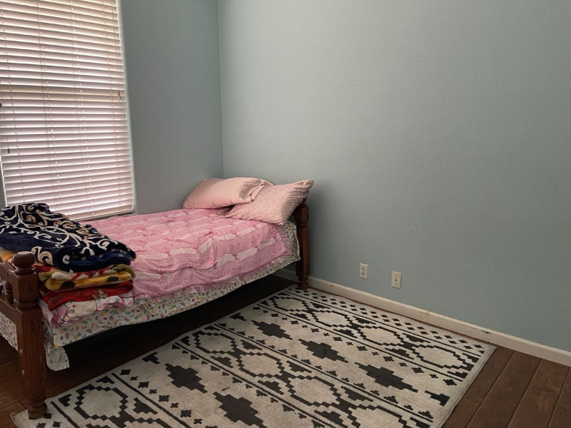 5633 Ridgepoint Dr - Photo 4 of 8